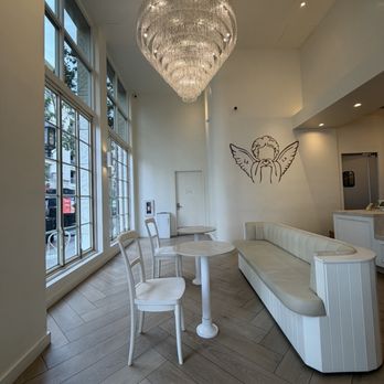 La La Land - some of the seating area - Coffee & Tea Near Me - Glendale, California