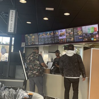 Taco Bell - Two customers returning items that are wrong. - Fast Food Near Me - Lynbrook, New York