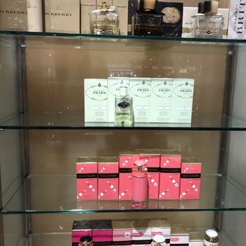SEPHORA - Burberry and Prada - Cosmetics & Beauty Supply Near Me - Des Peres, Missouri