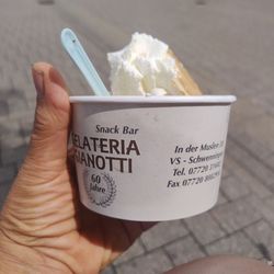 Gianotti Eis Cafe Dolomiti - Lecker Eis zum Mitnehmen