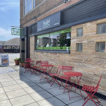 Twisted Plants - Outside seating - Vegan Near Me - Cudahy, Wisconsin