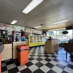 Grand Donuts