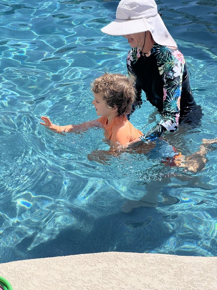 Miss Teri Swim School Logo