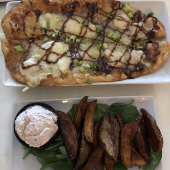 Stomping Grounds Grille - New American Near Me - Buzzards Bay, Massachusetts
