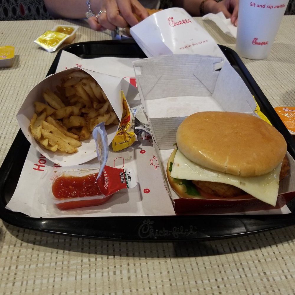 Chick-fil-A - Decided to Dine In - Fast Food Near Me - Fort Worth, Texas