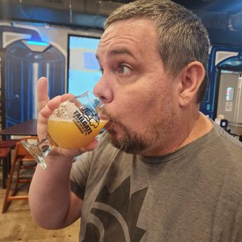 Tailgate Brewery - Hendersonville - Pizza Near Me - Hendersonville, Tennessee