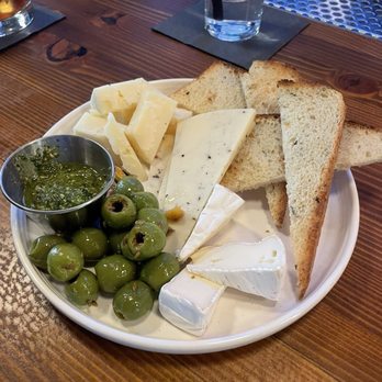 Citizen Capitol Craft House - Happy hour cheese plate - New American Near Me - Sacramento, California Citizen Capitol Craft House - Happy hour cheese plate - New American Near Me - Sacramento, California