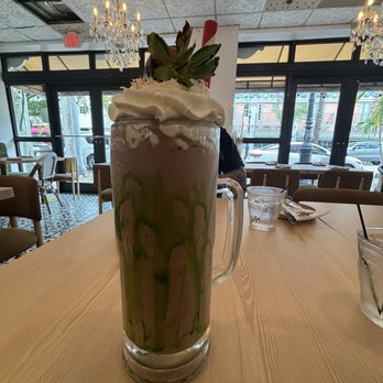 Sugar Factory - Miami Beach - Dubai milkshake - Breakfast & Brunch Near Me - Miami Beach, Florida Sugar Factory - Miami Beach - Dubai milkshake - Breakfast & Brunch Near Me - Miami Beach, Florida