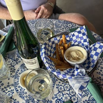 Green House Bistro - Pomme Frites with garlic and parmigian cheese. AMAZING!!!! - Salad Near Me - Los Lunas, New Mexico