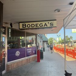 Bodega's Alley