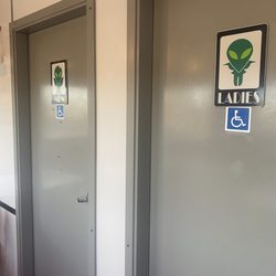 Starlite Diner Car - Bathroom alien