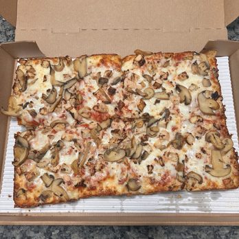 Jet's Pizza - Grilled chicken and shrooms. - Pizza Near Me - Monroe, Michigan Jet's Pizza - Grilled chicken and shrooms. - Pizza Near Me - Monroe, Michigan