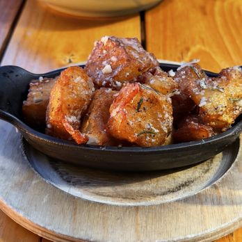 Wit & Wisdom Sonoma - Crispy patatas - New American Near Me - Sonoma, California Wit & Wisdom Sonoma - Crispy patatas - New American Near Me - Sonoma, California