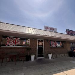 The Lunch Box Cafe
