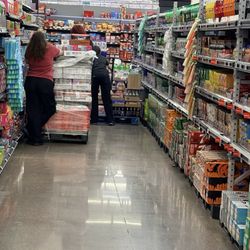 Walmart Supercenter - Employees blocking aisle at Fort Colin's Walmart