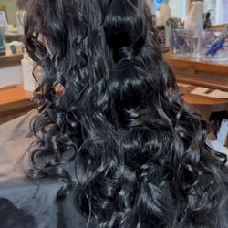 The Looking Glass Salon