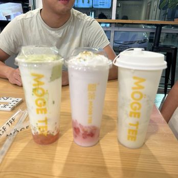Moge Tee - Avocado pomelo, rose pistachio, honeydew slush - Bubble Tea Near Me - Houston, Texas