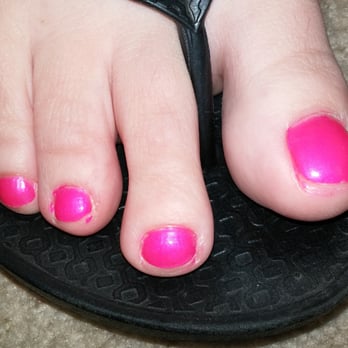 Roxie's Salon - Nail Salons Near Me - Redmond, Oregon