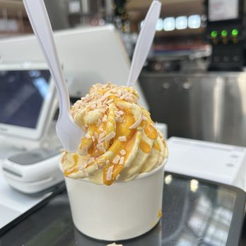 Jamun - Mango and pineapple fruit with coconut ice cream topped with mango drizzle and toasted coconut - Ice Cream & Frozen Yogurt Near Me - Dulles, Virginia