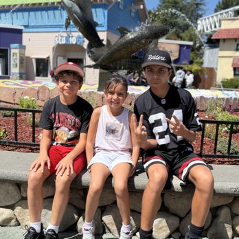 Six Flags Discovery Kingdom - Amusement Parks Near Me - Vallejo, California