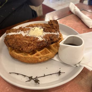 MeeMa’s - Chicken & waffles - Breakfast & Brunch Near Me - Long Beach, California
