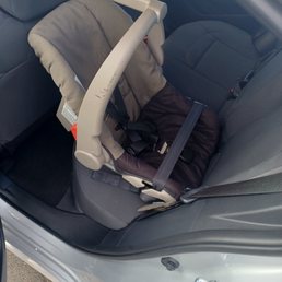 Infant car seat provided by budget. Dirty not possible to tighten. Infant car seat provided by budget. Dirty not possible to tighten.