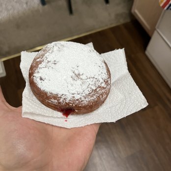 Randy's Donuts - Strawberry filled donut - Coffee & Tea Near Me - Las Vegas, Nevada Randy's Donuts - Strawberry filled donut - Coffee & Tea Near Me - Las Vegas, Nevada