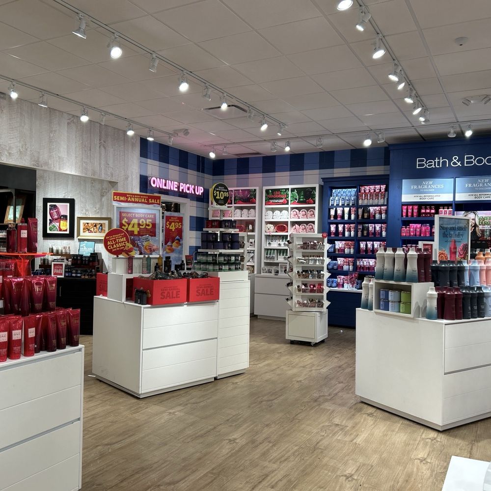 Bath & Body Works - 12/27/24 Best when there's hardly anybody at the store - Cosmetics & Beauty Supply Near Me - Rowland Heights, California Bath & Body Works - 12/27/24 Best when there's hardly anybody at the store - Cosmetics & Beauty Supply Near Me - Rowland Heights, California