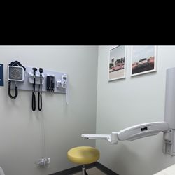 Lau Medical - Exam room