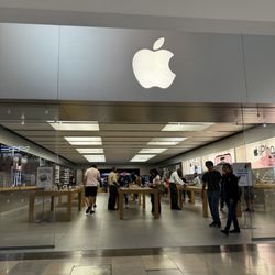 Apple - Apple Store San Antonio North Star Mall