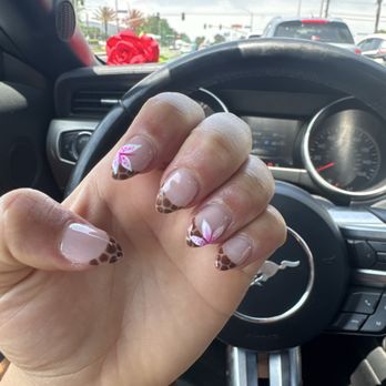 Flamingo Nail & Spa - Nail Salons Near Me - Huntington Beach, California