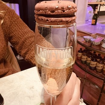 Lady Yum - Denny Triangle - Champagne and macaron ! - Macarons Near Me - Seattle, Washington