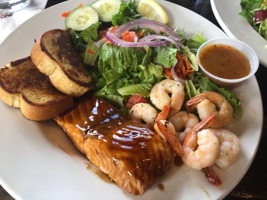 Oliver Street Bar & Grill by null