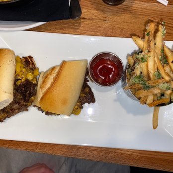 Taphouse 15 - Taphouse Cheesesteak - Bars Near Me - Jefferson, New Jersey