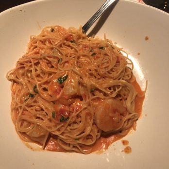 Yard House - Vodka sauce shrimp pasta - New American Near Me - Honolulu, Hawaii