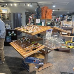 AZ Fly Shop - Inside!