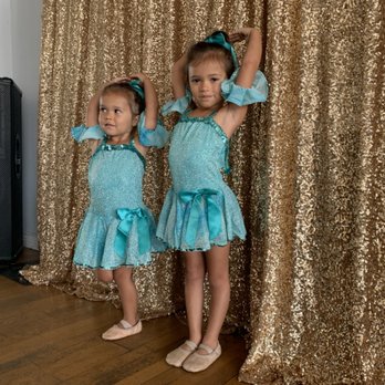 Pacific Performing Arts - Pre school ballet class preparation for Recital... how to pose for a photo... - Pilates Near Me - Costa Mesa, California Pacific Performing Arts - Pre school ballet class preparation for Recital... how to pose for a photo... - Pilates Near Me - Costa Mesa, California