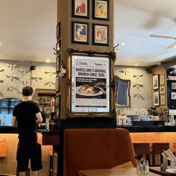 Milk Bar & Bistro - Inside - American Near Me - Barcelona, B Milk Bar & Bistro - Inside - American Near Me - Barcelona, B