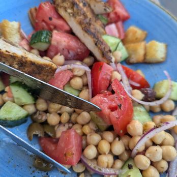 Bulla Gastrobar - Mediterranean salad with chicken - Gastropubs Near Me - Coral Gables, Florida