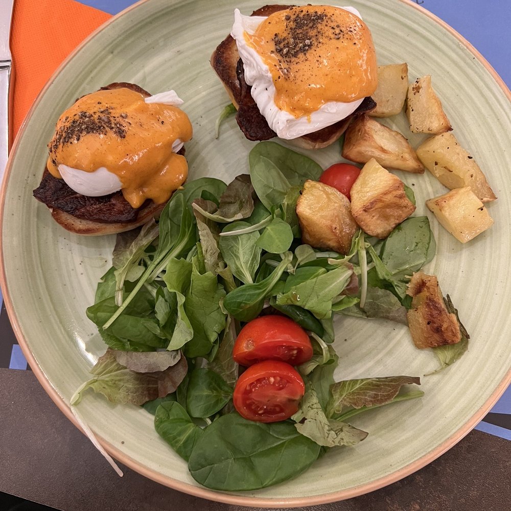 Rooster Cafè - Classic egg Benedict - Breakfast & Brunch Near Me - Florence, FI Rooster Cafè - Classic egg Benedict - Breakfast & Brunch Near Me - Florence, FI