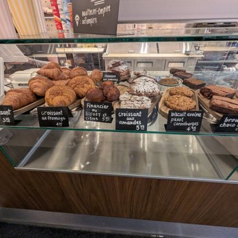 Maison Baultberri - Cafes Near Me - Montreal, Quebec Maison Baultberri - Cafes Near Me - Montreal, Quebec