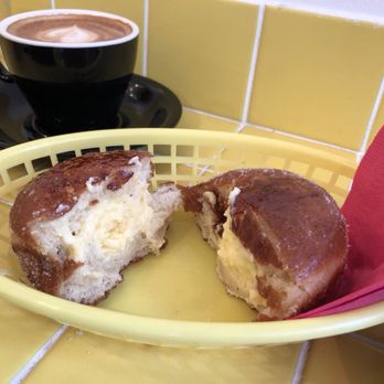 Boneshaker Doughnuts - Creme brûlée again. Incredible - Donuts Near Me - Paris, 75 Boneshaker Doughnuts - Creme brûlée again. Incredible - Donuts Near Me - Paris, 75
