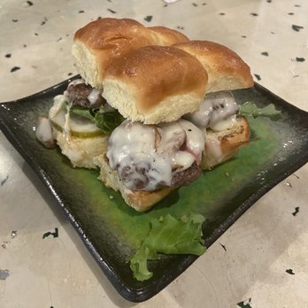 Thrive - Fun Guy Sliders - Cocktail Bars Near Me - Orlando, Florida Thrive - Fun Guy Sliders - Cocktail Bars Near Me - Orlando, Florida