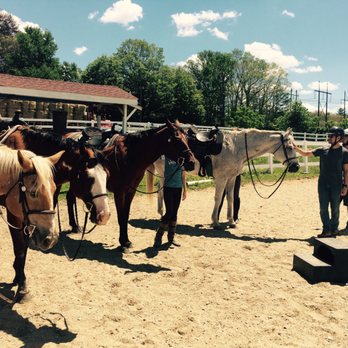 Valley View Riding Stables - Horseback Riding Near Me - Dayville, Connecticut