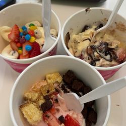 sweetFrog Premium Frozen Yogurt