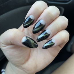 On the rare occasion I don't get my regular color, I love to do this magnetic paint. It's gorgeous! On the rare occasion I don't get my regular color, I love to do this magnetic paint. It's gorgeous!