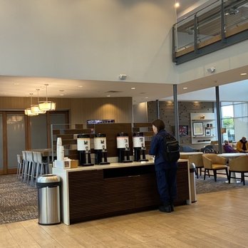 Hampton Inn - Breakfast area in open concept. - Hotels Near Me - San Diego, California