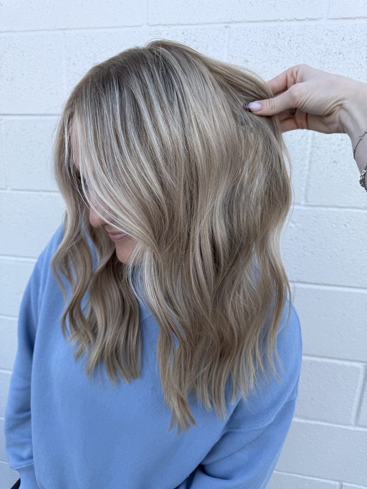 Kelsea Hair Logo