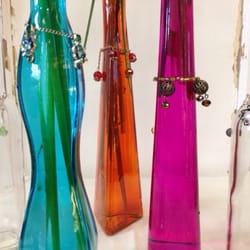 Petals design and living gifts - Unusual flower cases