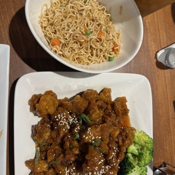 Chang Yai Thai Noodle & Cafe - Orange Chicken with the side of noodles - Thai Near Me - Pasadena, Texas